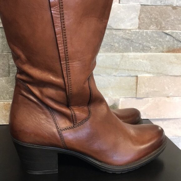 Clarks Maymie Stellar Knee High Boot (H81-2) - Picture 4 of 13